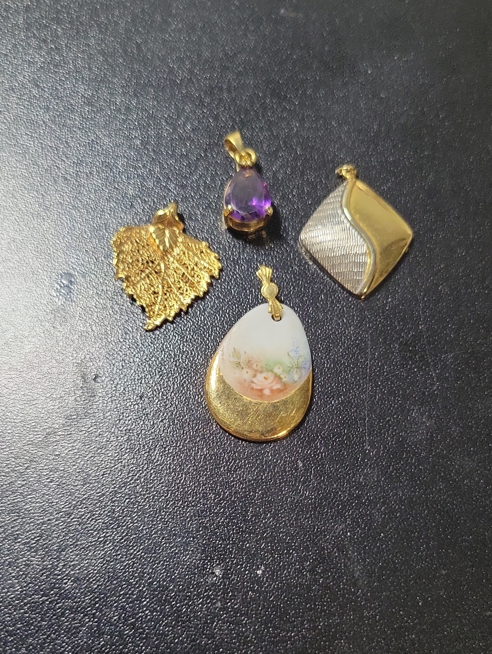 Pendant Set - Picture 6 of 7